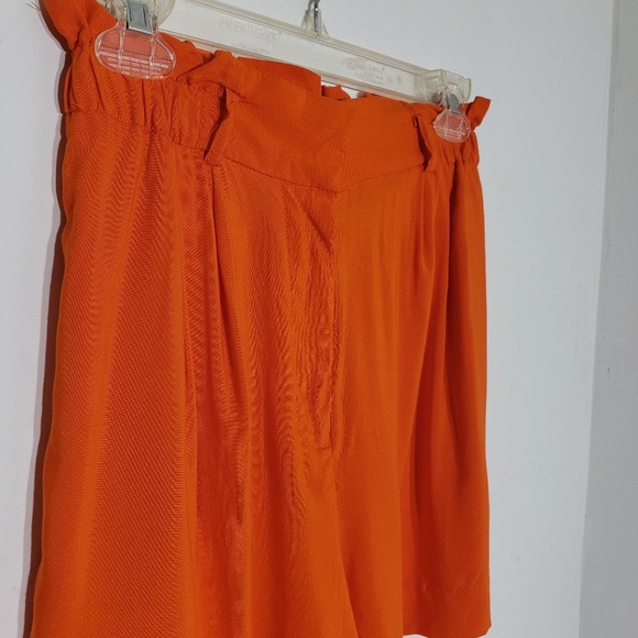 H&M shorts size 4 - Picture 3 of 4